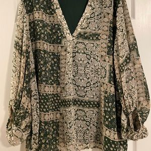 Entro 2X V-neck Blouse